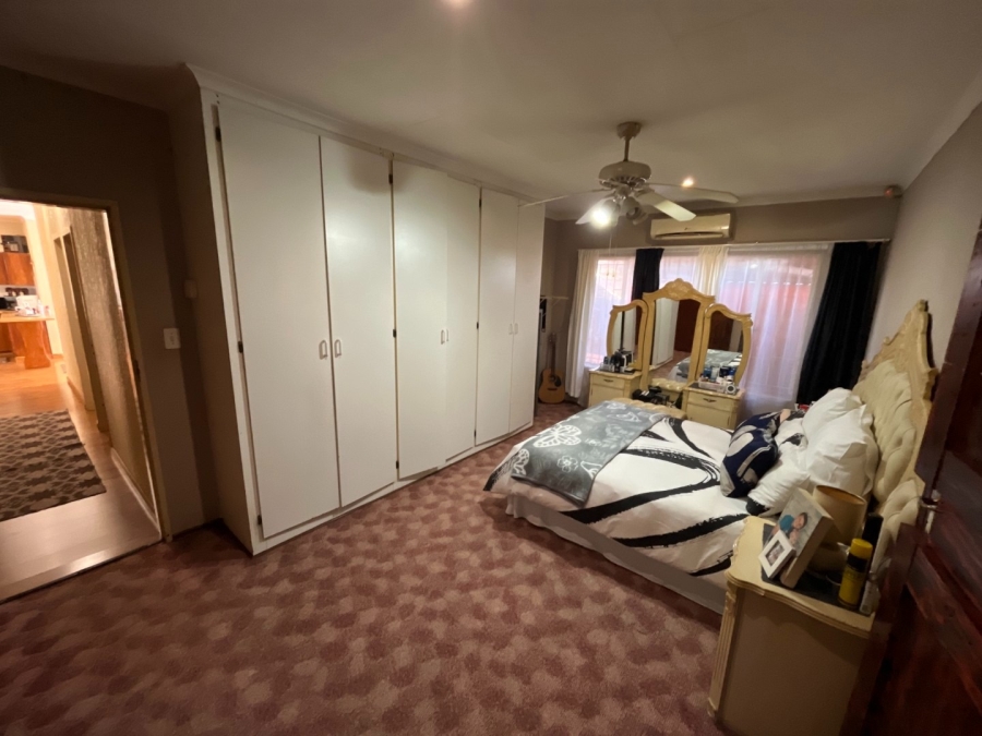 3 Bedroom Property for Sale in Geelhoutpark North West